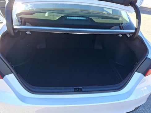 Used 2020 Toyota Camry XLE w/ Sunroof Package image 30