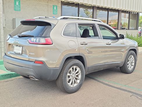 Used 2019 Jeep Cherokee Latitude w/ Popular Appearance Group AWD/4WD image 8