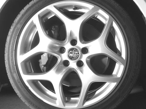 Used 2022 Alfa Romeo Giulia Ti RWD image 11