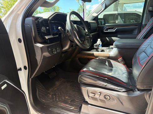 Used 2025 Chevrolet Silverado 1500 RST w/ Convenience Package II AWD/4WD image 2