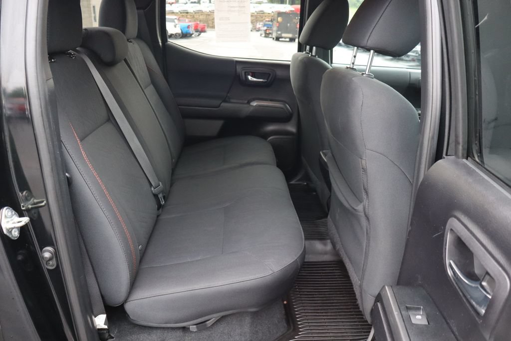 Used 2020 Toyota Tacoma TRD Off-Road AWD/4WD image 22