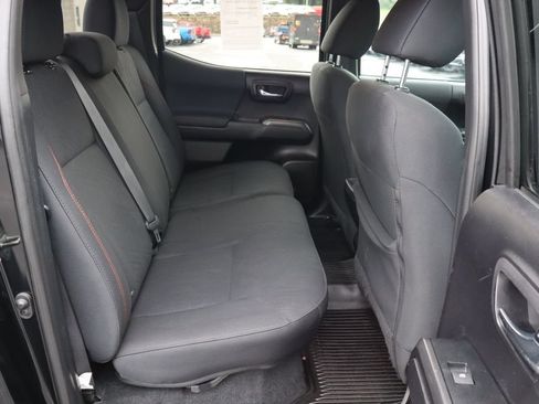 Used 2020 Toyota Tacoma TRD Off-Road AWD/4WD image 22