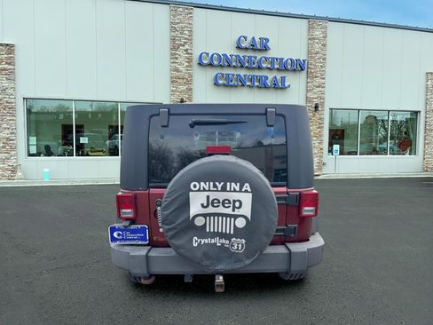 Used 2010 Jeep Wrangler Unlimited Sport image 3