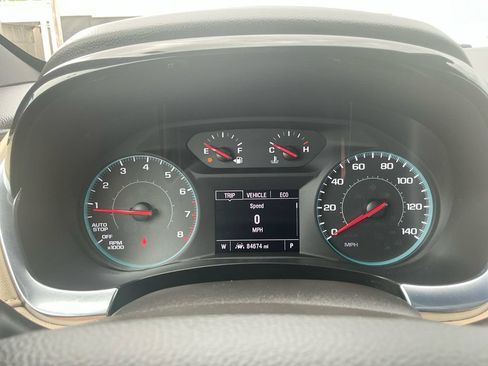 Used 2022 Chevrolet Traverse LS FWD image 19