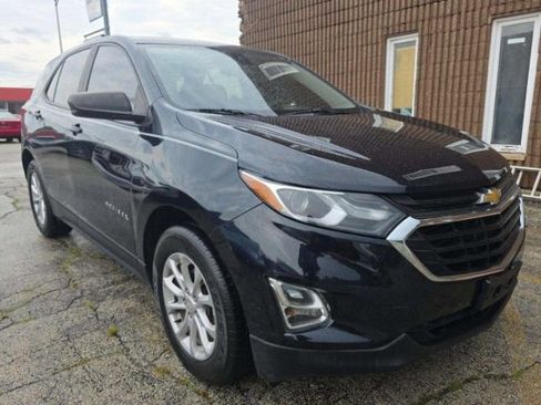 Used 2020 Chevrolet Equinox LS w/ LS Convenience Package FWD image 4