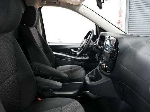 Used 2023 Mercedes-Benz Metris Passenger image 37