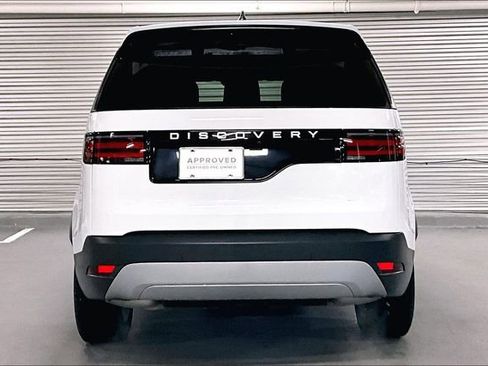 Certified 2025 Land Rover Discovery S image 3