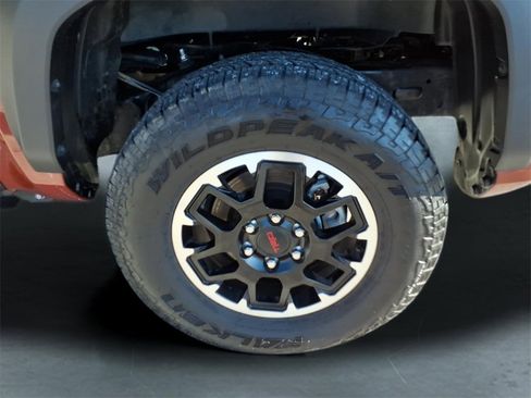 Used 2025 Toyota Tacoma TRD Off-Road w/ TRD Off Road Premium Package image 12