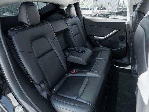Used 2022 Tesla Model Y Performance AWD/4WD image 23