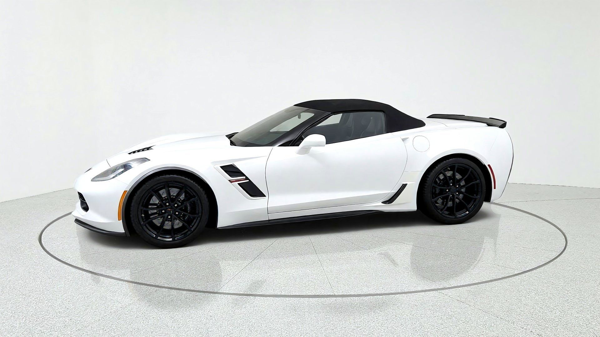 Used 2017 Chevrolet Corvette Grand Sport w/ Carbon Flash Badge Package RWD image 2