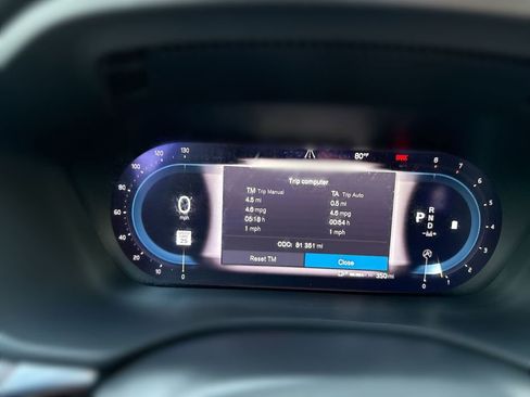 Used 2022 Volvo XC60 B5 Momentum image 10