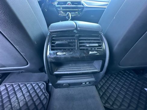 Used 2022 BMW 530i w/ M Sport Package RWD image 26