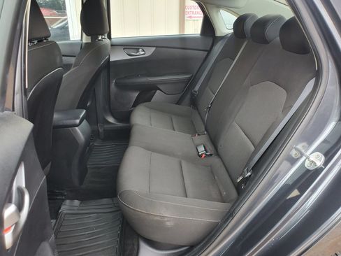 Used 2021 Kia Forte LXS FWD image 29