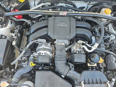 Used 2023 Toyota GR86 Premium w/ ALL Weather Mat Package (TMS) RWD image 9