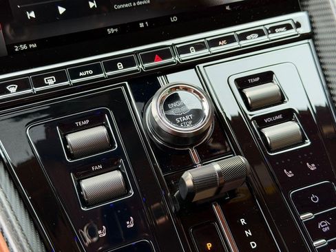 Used 2025 Aston Martin DB12 Coupe RWD image 28