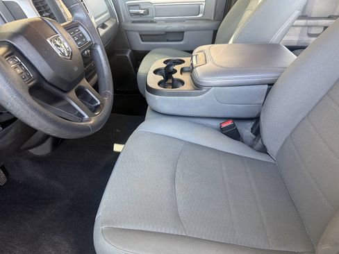 Used 2018 RAM 1500 Classic SLT RWD image 17