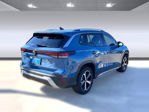 New 2026 Volkswagen Tiguan SE FWD image 8