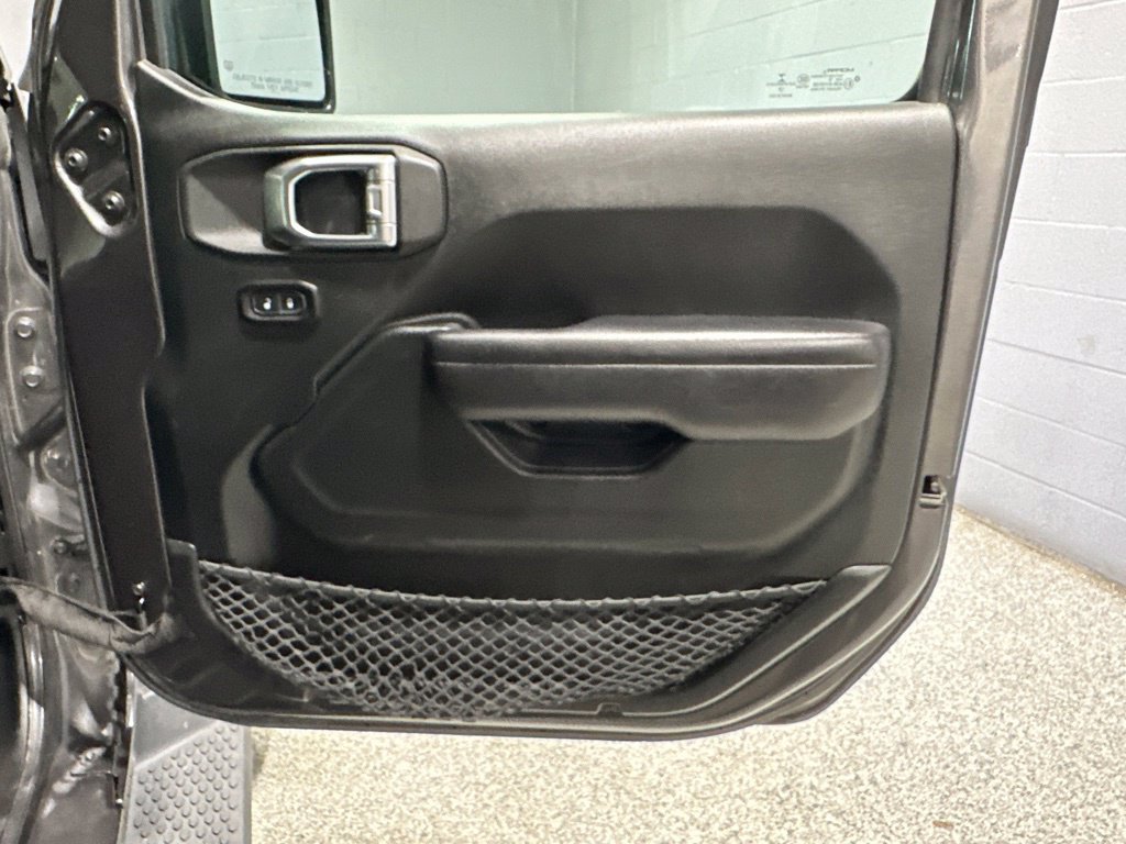 Used 2018 Jeep Wrangler Unlimited Sport S AWD/4WD image 17