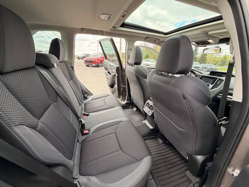 Used 2023 Subaru Forester Premium AWD/4WD image 31