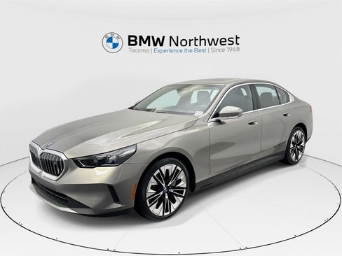 Certified 2024 BMW i5 eDrive40i w/ Premium Package RWD image 1