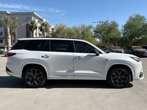 New 2026 Lexus TX 500h AWD image 3