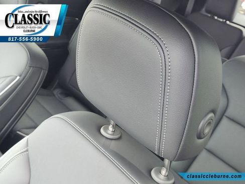 Used 2025 Buick Enclave Preferred FWD image 16