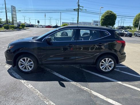Used 2018 Nissan Rogue Sport SV AWD/4WD image 11