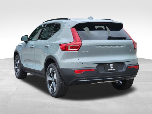 Used 2026 Volvo XC40 B5 Plus w/ Protection Package Premier AWD/4WD image 5