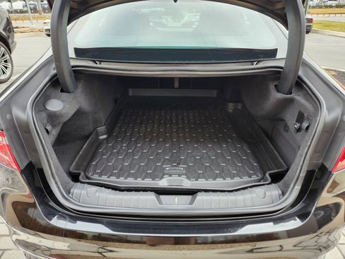 Used 2022 Jaguar XF R-Dynamic SE image 8