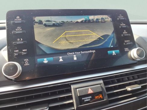 Used 2019 Honda Accord EX image 10