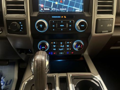 Used 2019 Ford F150 King Ranch w/ Equipment Group 601A Luxury AWD/4WD image 17