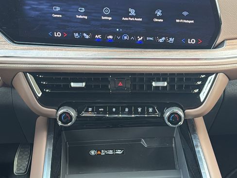 New 2026 Chevrolet Suburban High Country image 24