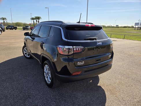 New 2026 Jeep Compass Latitude image 5