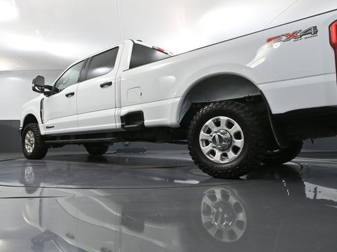 Used 2024 Ford F350 XLT w/ FX4 Off-Road Package image 48