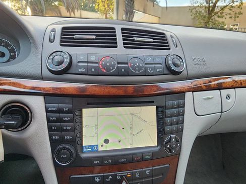 Used 2005 Mercedes-Benz E 320 Sedan image 29