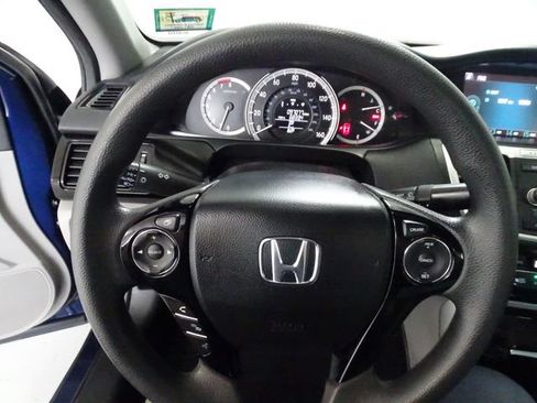 Used 2017 Honda Accord LX image 5