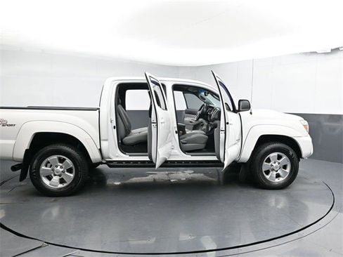 Used 2013 Toyota Tacoma 4x4 Double Cab image 29