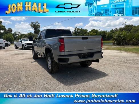Used 2025 Chevrolet Silverado 2500 High Country w/ High Country Premium Package AWD/4WD image 10