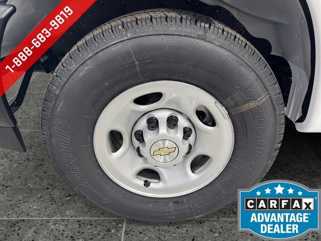 Used 2025 Chevrolet Express 2500 RWD image 12