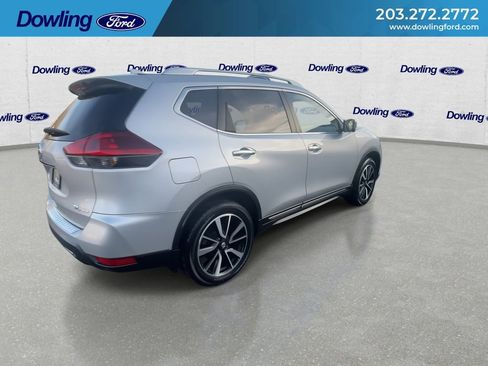Used 2018 Nissan Rogue SL w/ Premium Package image 8