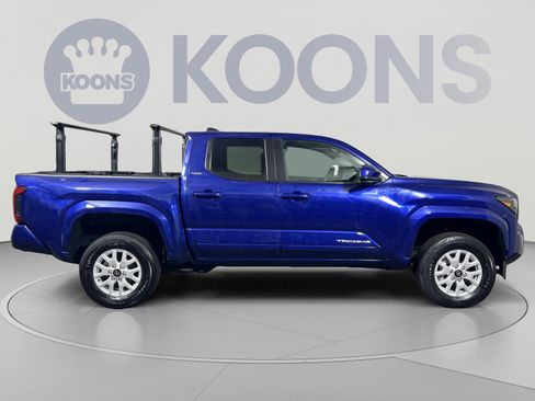 Used 2024 Toyota Tacoma SR5 AWD/4WD image 7