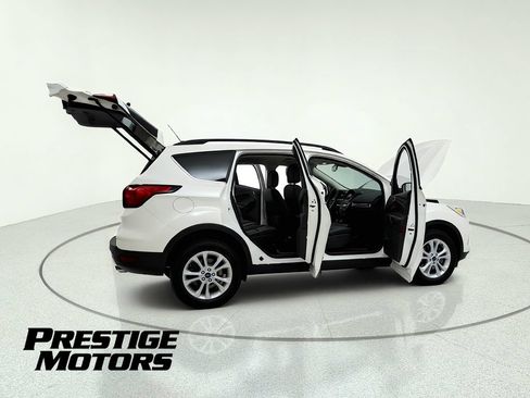 Used 2019 Ford Escape SEL AWD/4WD image 14