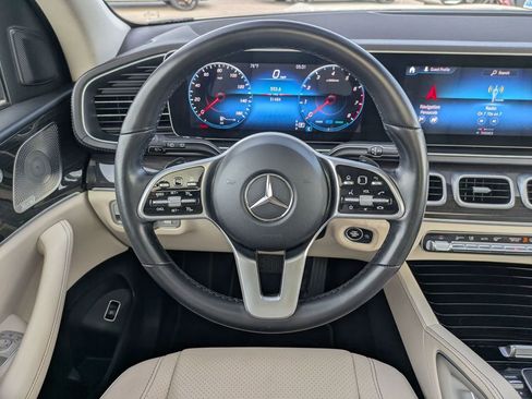 Used 2022 Mercedes-Benz GLS 450 4MATIC image 15