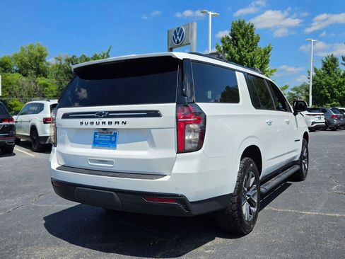 Used 2023 Chevrolet Suburban Z71 w/ Luxury Package AWD/4WD image 10