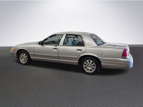 Used 2007 Ford Crown Victoria LX RWD image 5