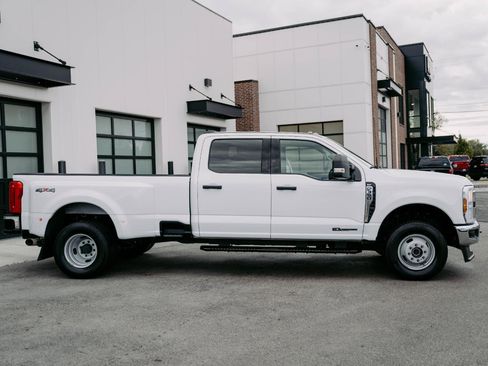 Used 2024 Ford F350 XLT image 9