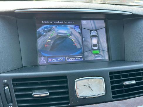 Used 2017 INFINITI Q70 3.7 w/ Technology Package image 40