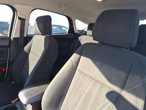 Used 2017 Ford Focus SE image 9