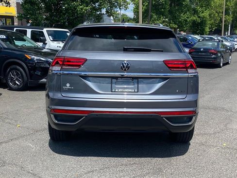 Certified 2023 Volkswagen Atlas Cross Sport SE w/ Panoramic Sunroof Package AWD/4WD image 4