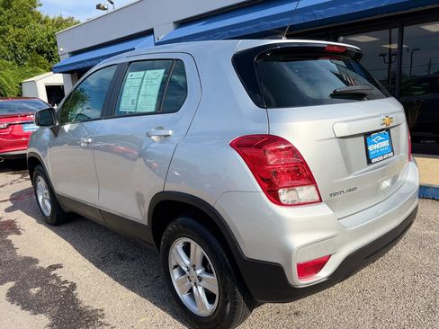 Used 2018 Chevrolet Trax LS AWD/4WD image 32